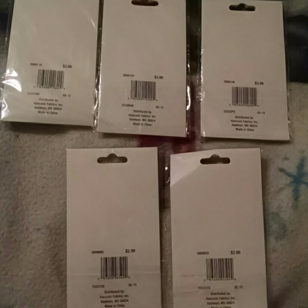 Assorted jewelry charms bundle. - Picture 7 of 7